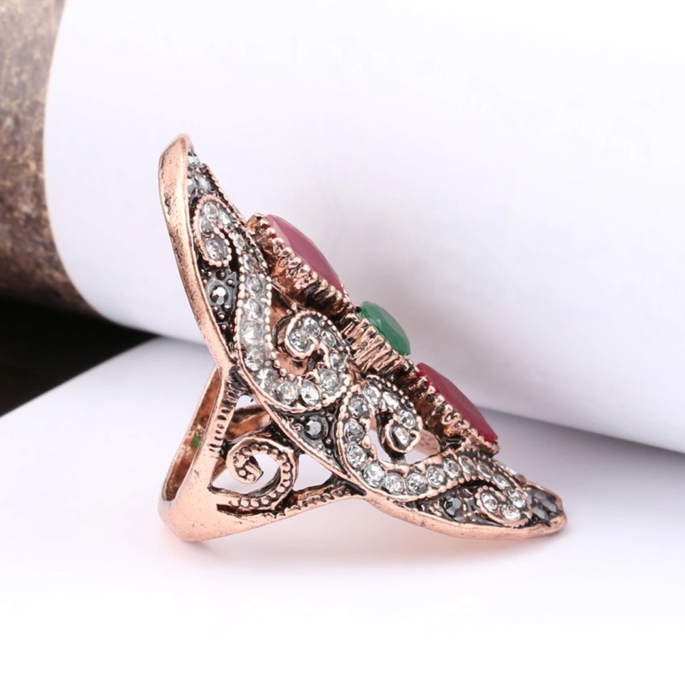 Elsa Oval Antique Ring - Picture 2 of 4